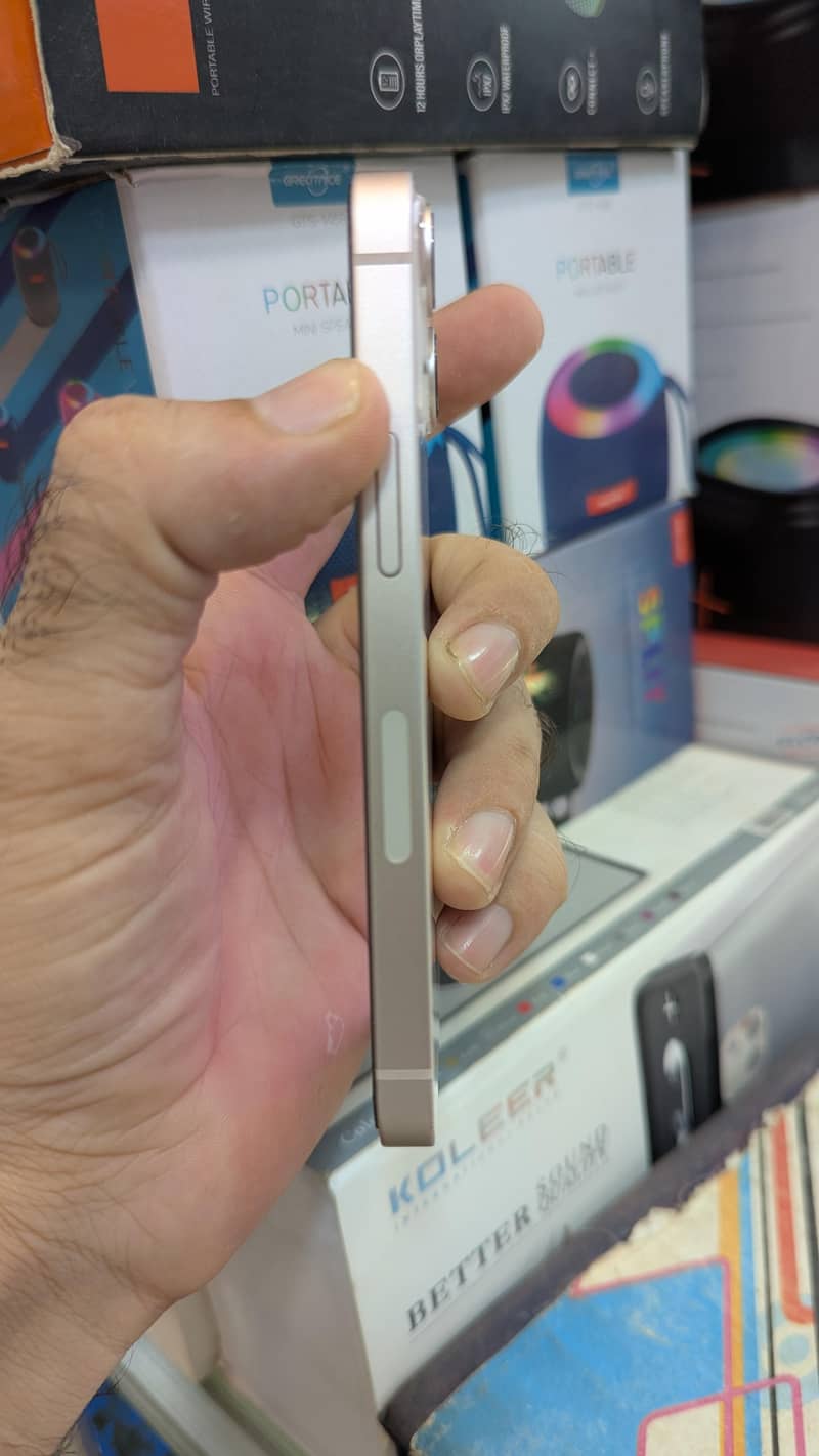 Apple iPhone 13 mini 1