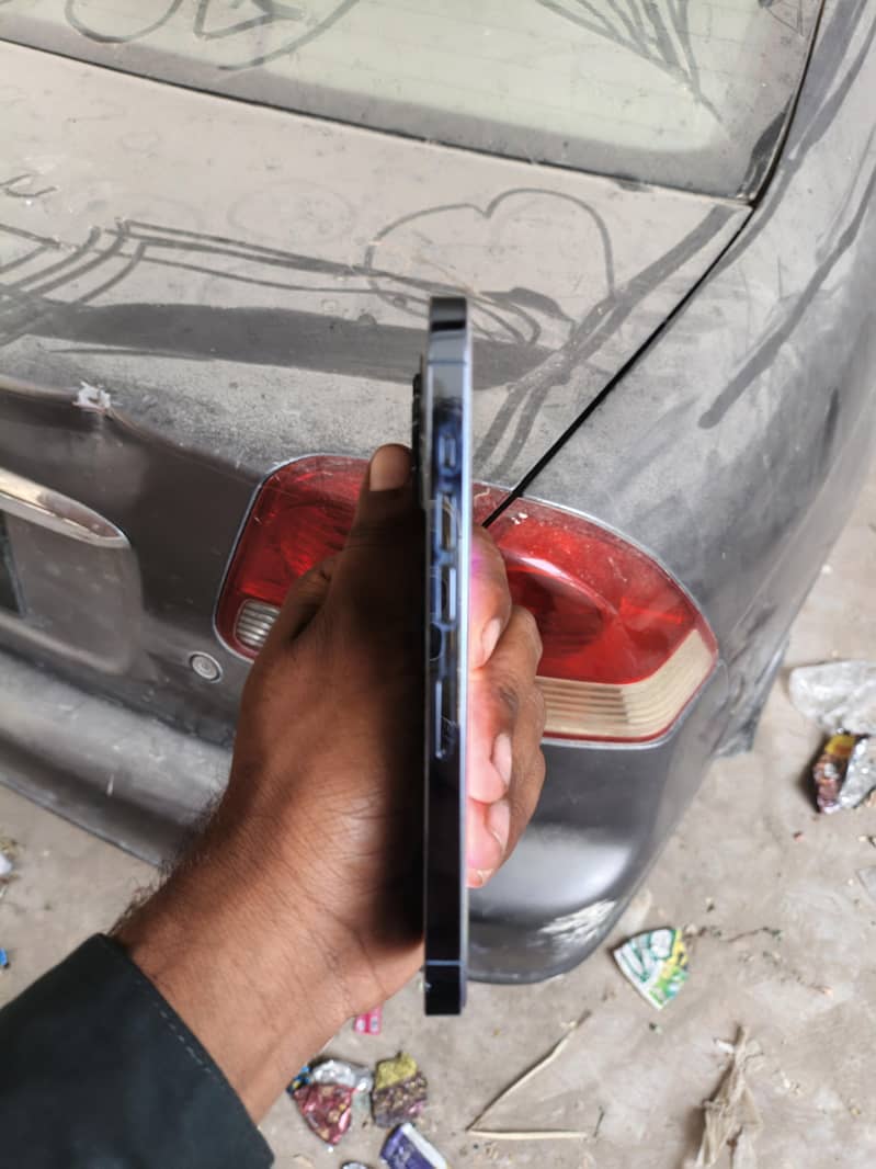 Apple iPhone 13 Pro 2