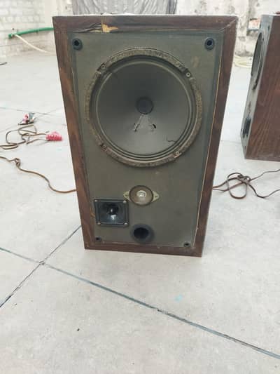 Pair of vintage wooden speakers