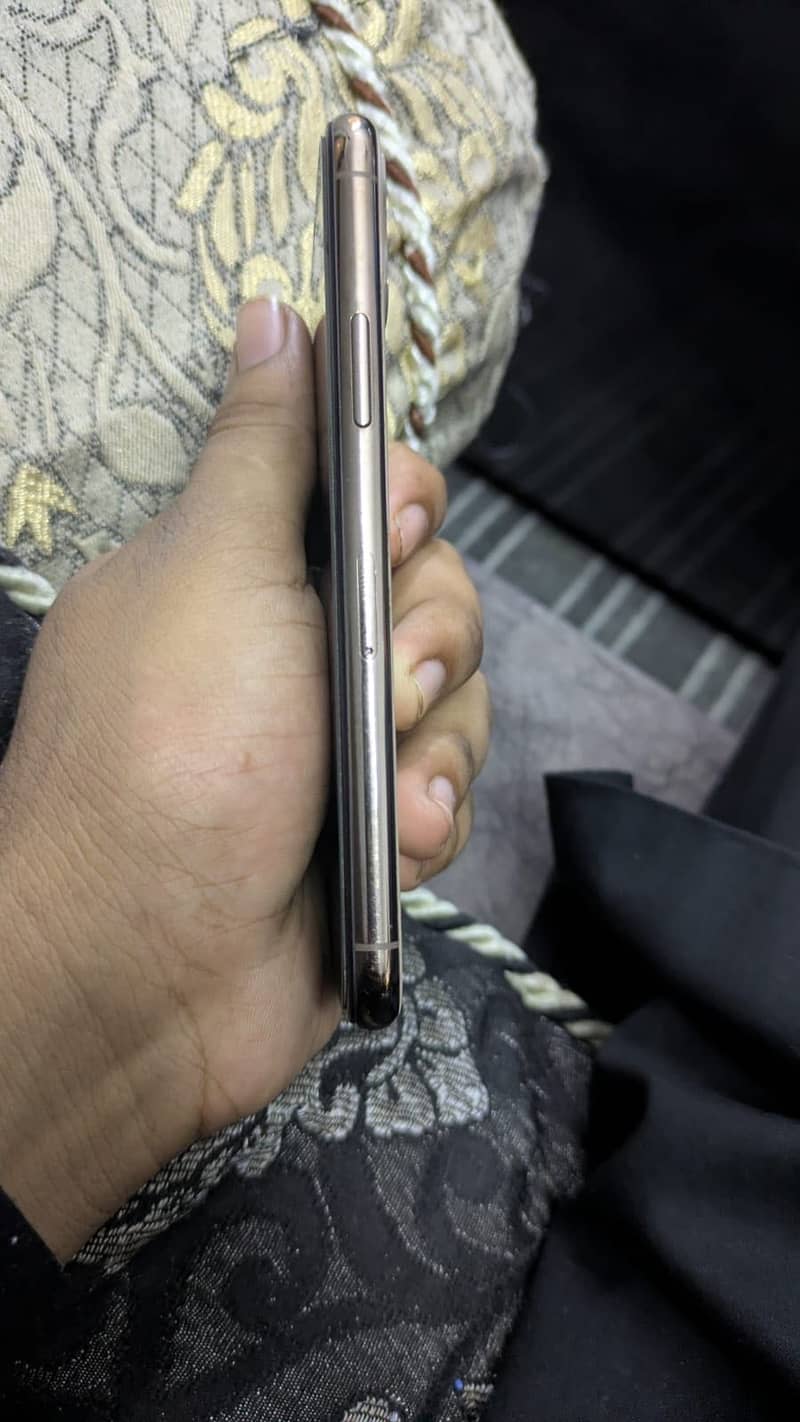 Apple iPhone 11 Pro 2