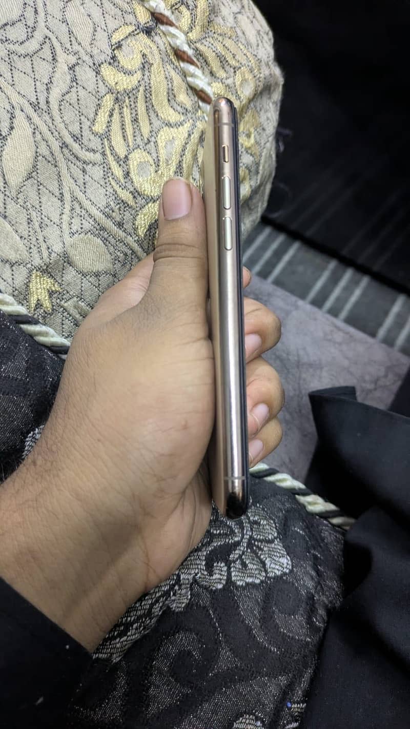 Apple iPhone 11 Pro 3