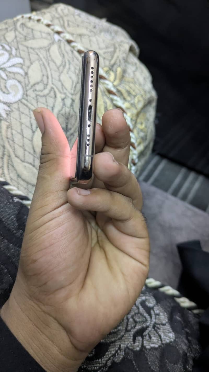 Apple iPhone 11 Pro 6