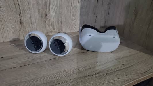 Meta Quest 2 VR Headset – Excellent Condition – Rs. 90,000