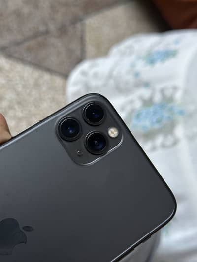 iPhone 11 Pro Max Pta Approved 80 battery health 10/10 full okyy
