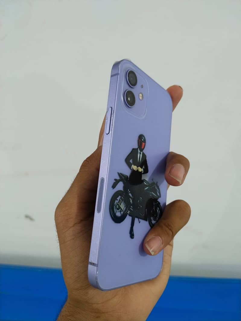 Apple iPhone 12 7