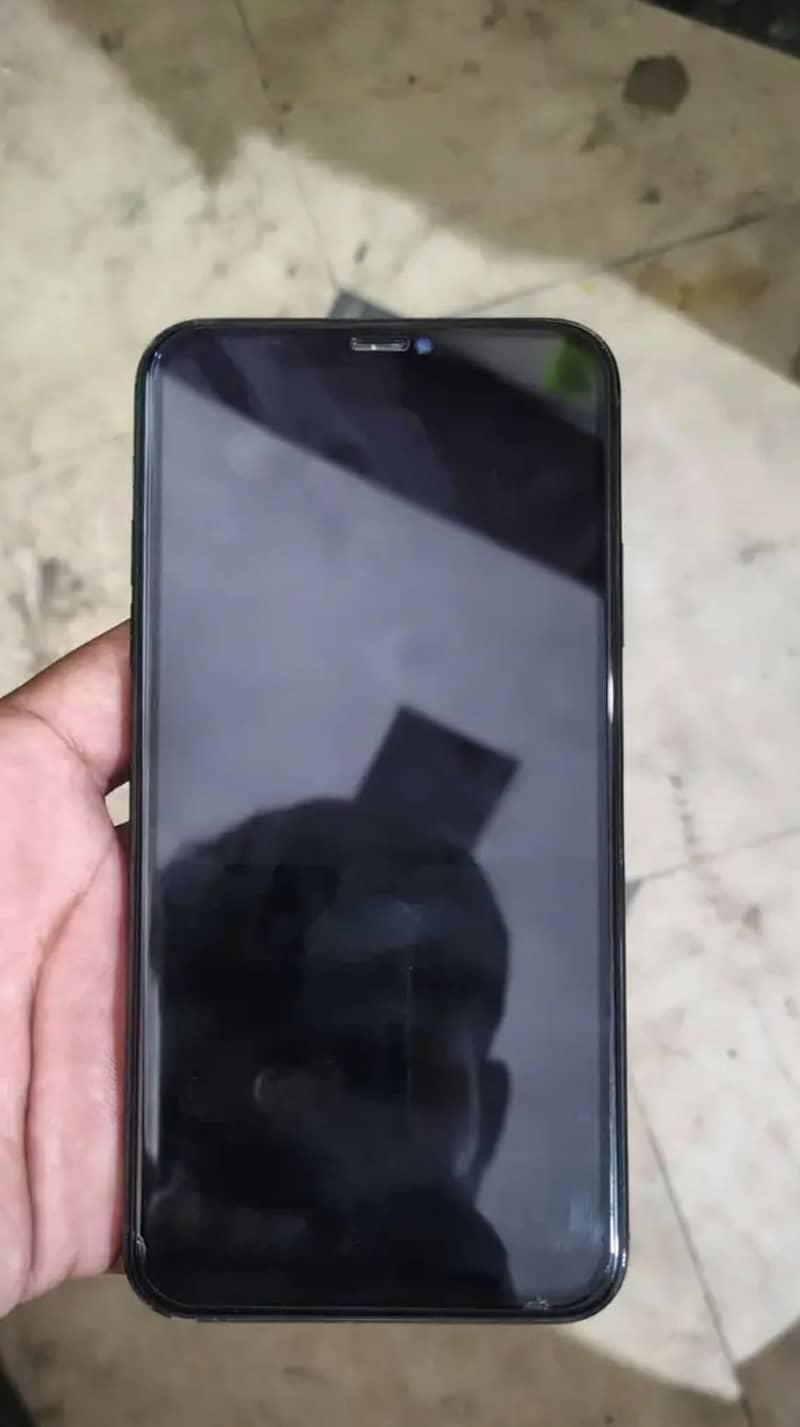 Apple iPhone 11 Pro Max 2
