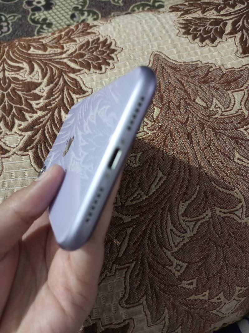 Apple iPhone 11 6