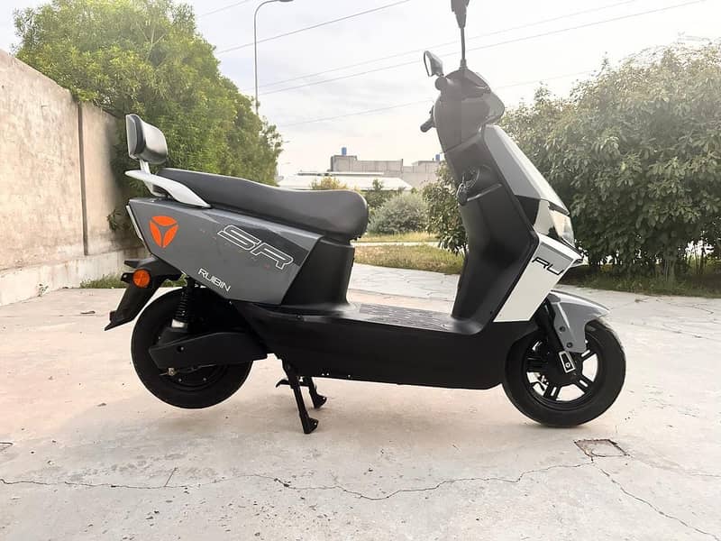 Yadea T5 1