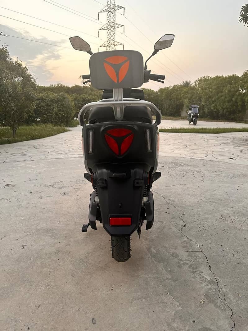 Yadea T5 3