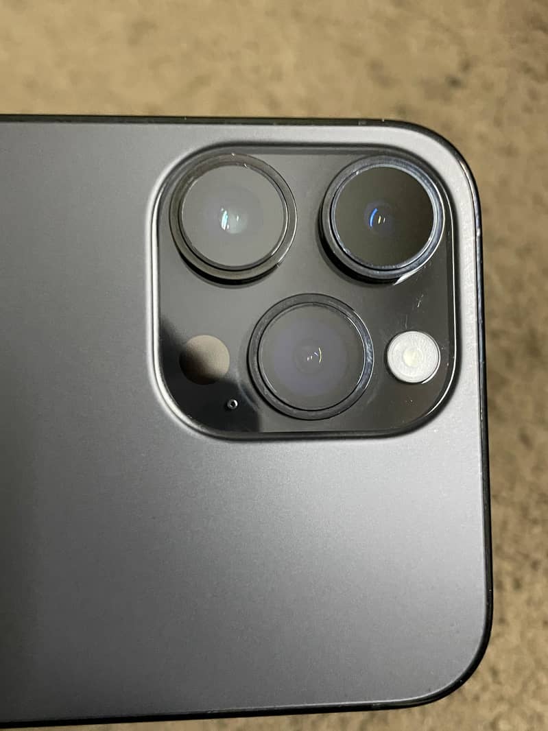 Apple iPhone 14 Pro Max 4