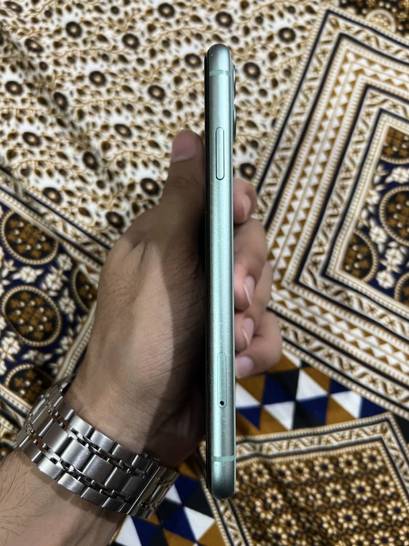 Apple iPhone 11 6
