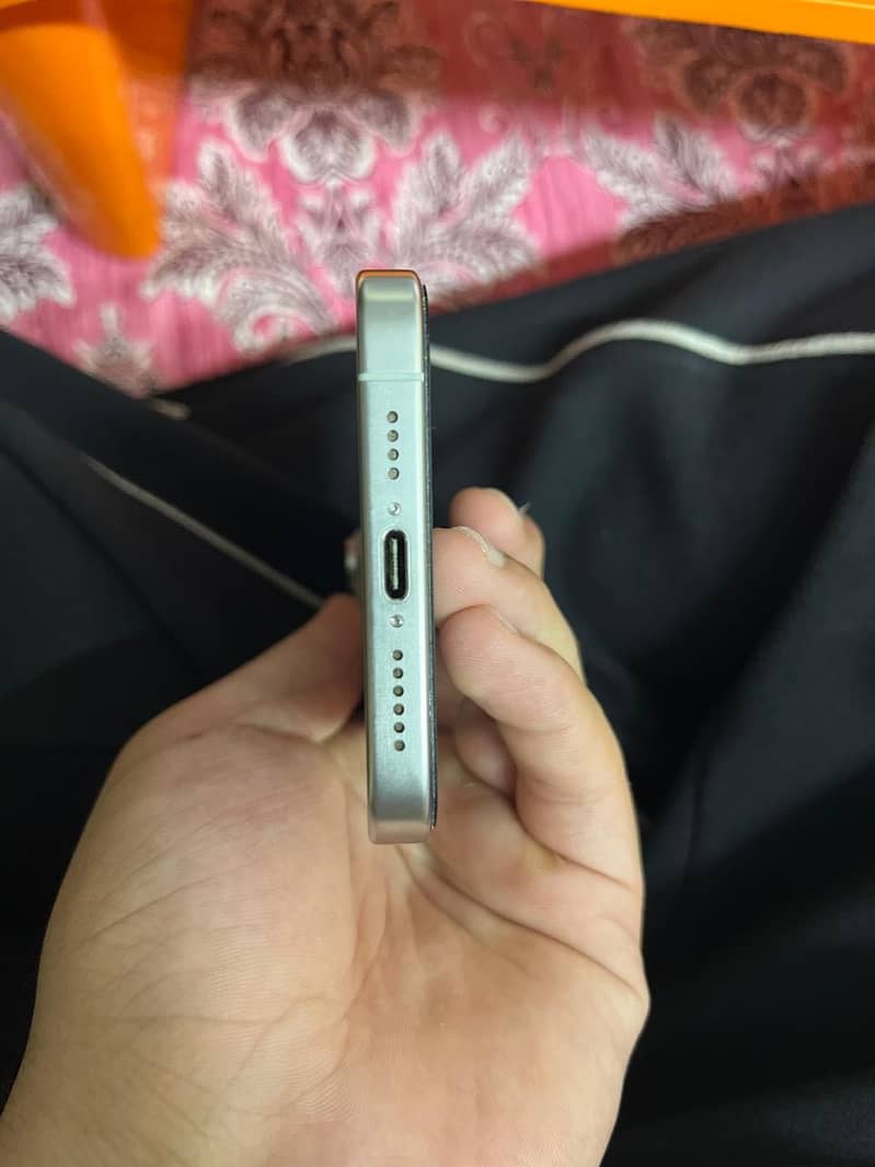 Apple iPhone 15 Pro Max 0