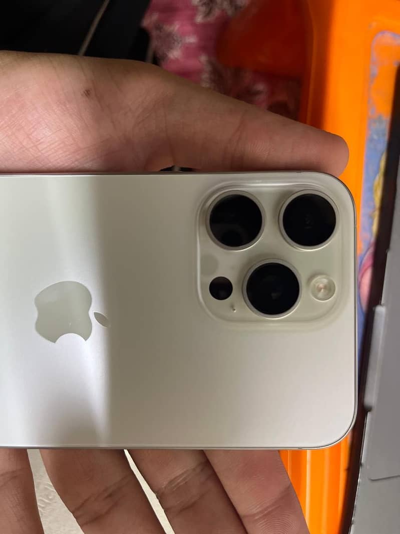 Apple iPhone 15 Pro Max 1