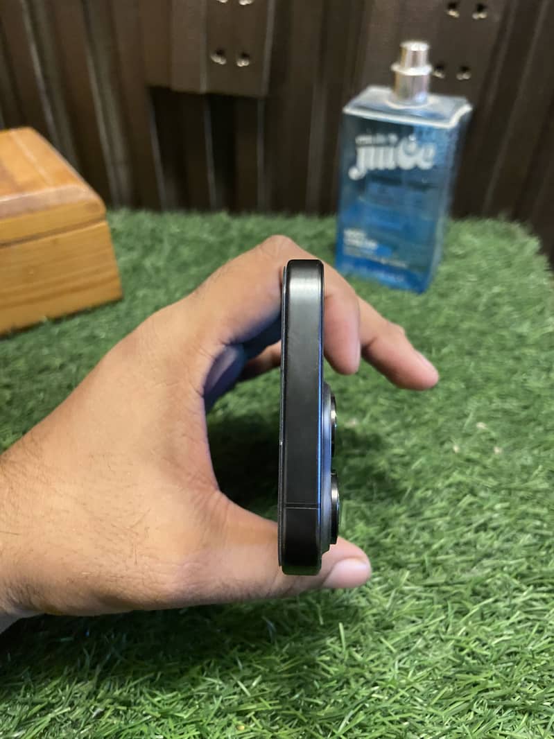 Apple iPhone 15 Pro 1