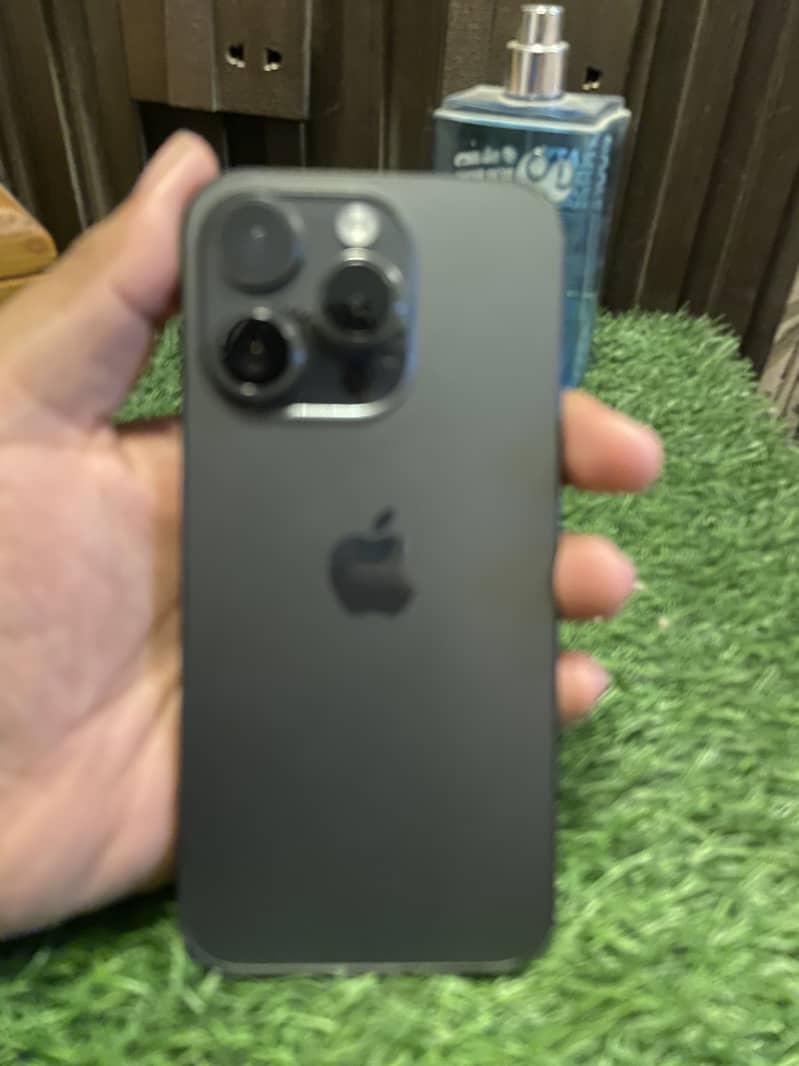Apple iPhone 15 Pro 2