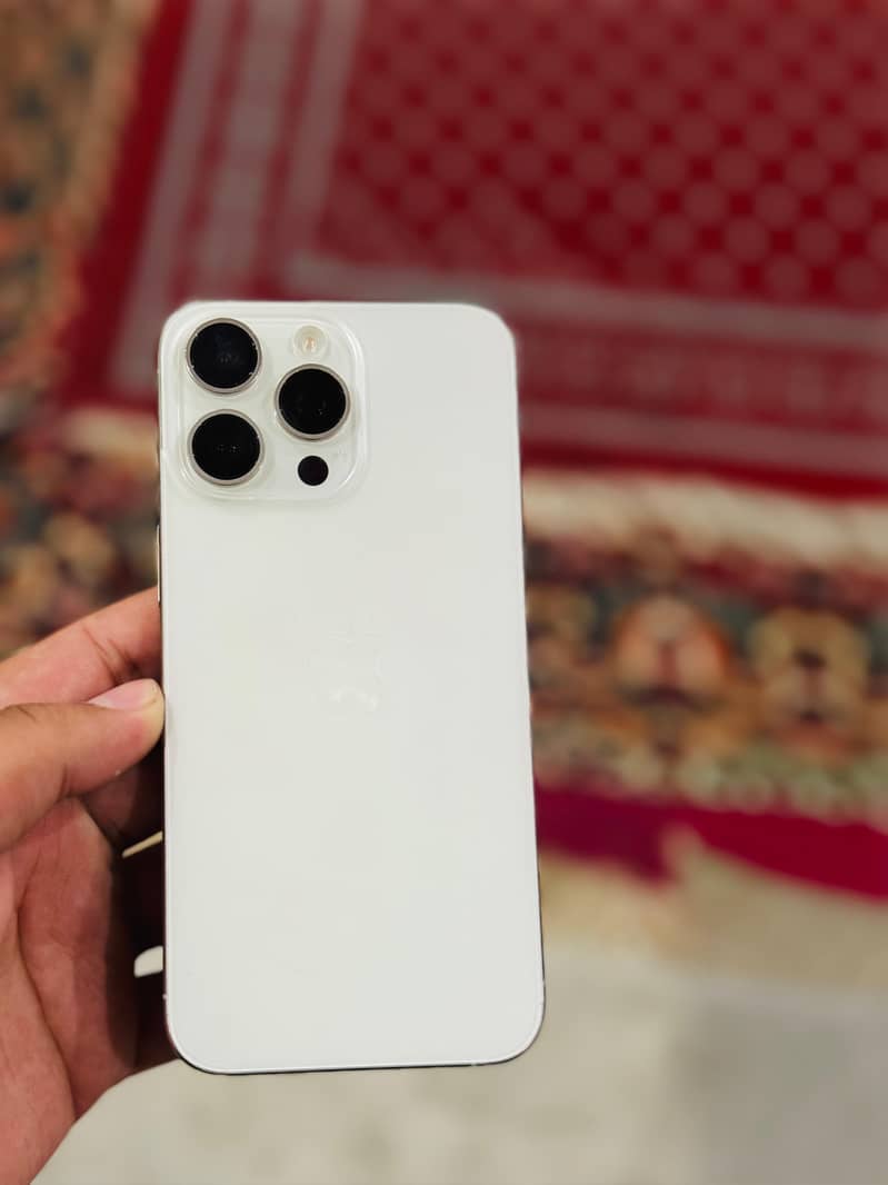 Apple iPhone 15 Pro Max 0