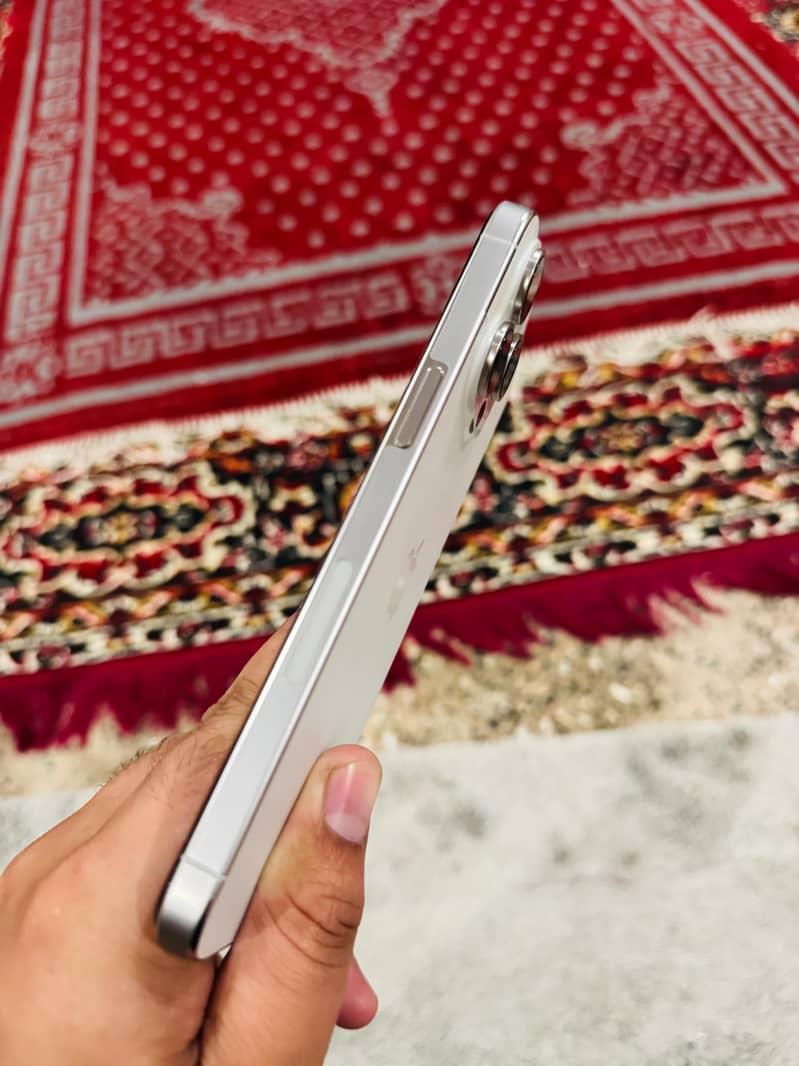 Apple iPhone 15 Pro Max 4