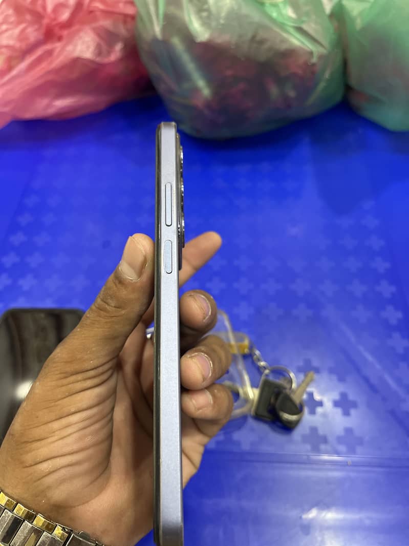 Realme C75x 1