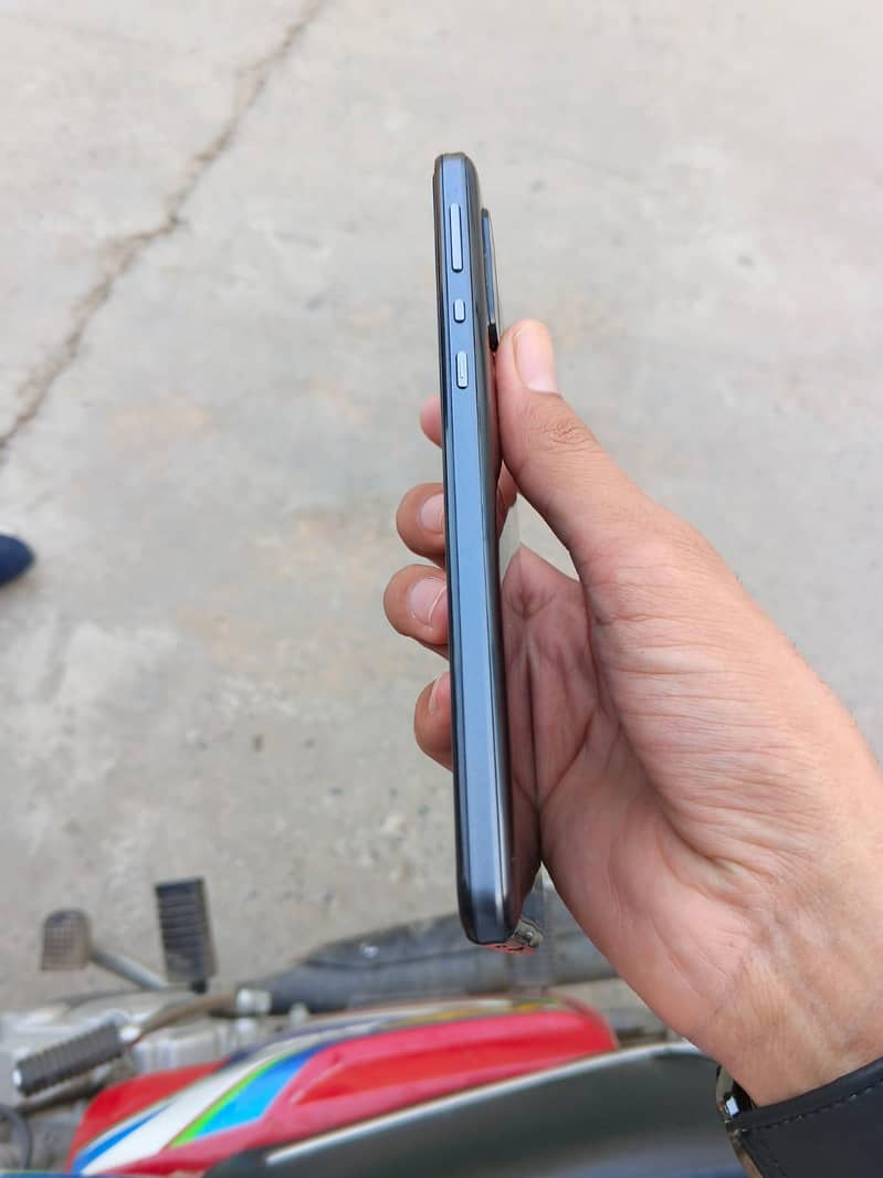 sharp Aqous Zero 5g Basic ( 6gb, 64gb) 6