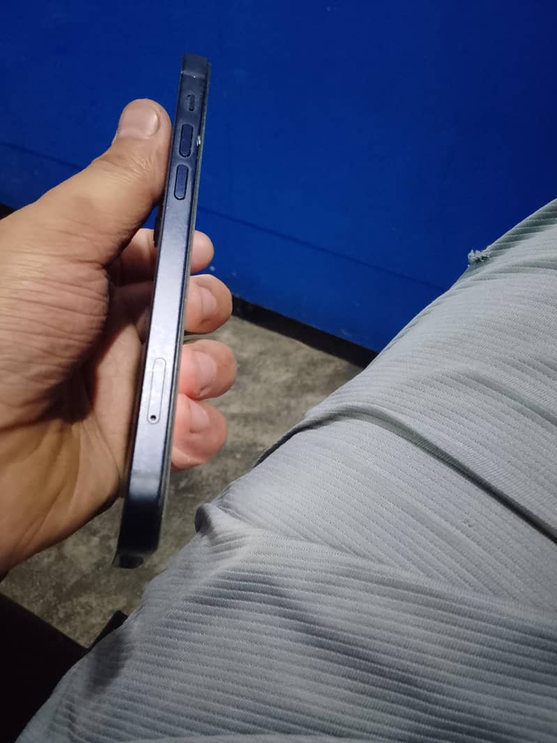 Apple iPhone 12 1