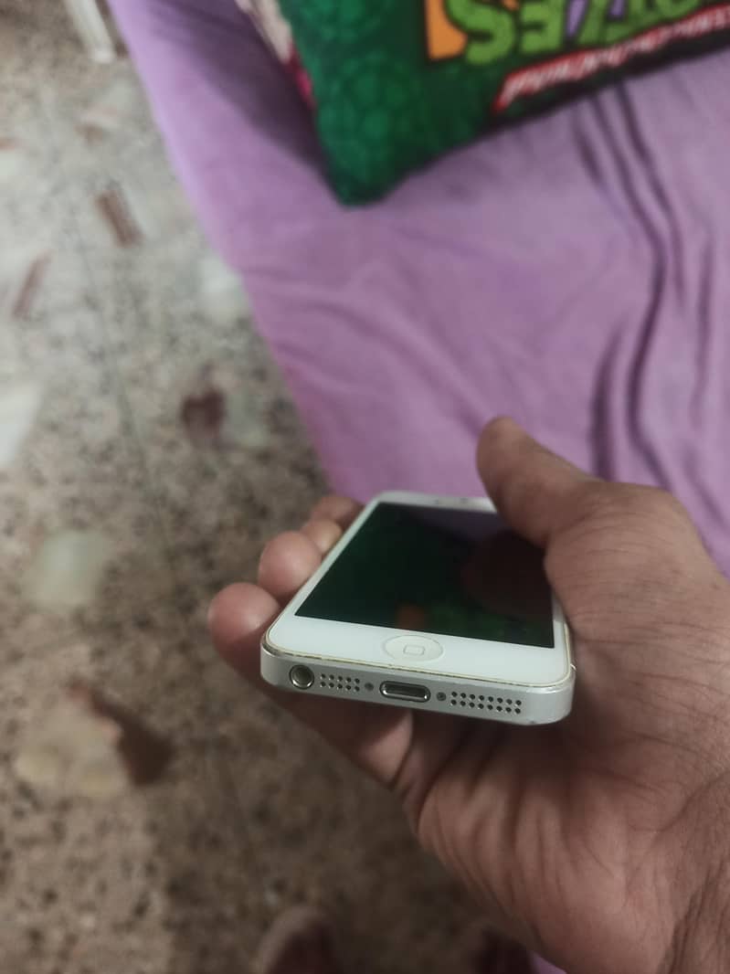 Apple iPhone 5s 3