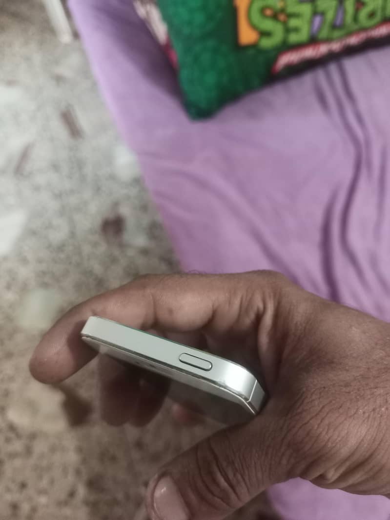 Apple iPhone 5s 4