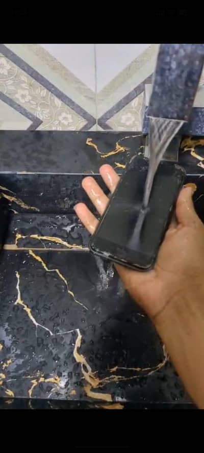 iPhone 8 — Black | 64GB