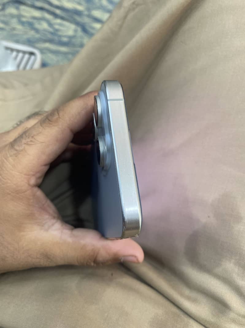 Apple iPhone 15 Pro Max 2