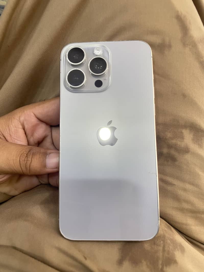 Apple iPhone 15 Pro Max 7