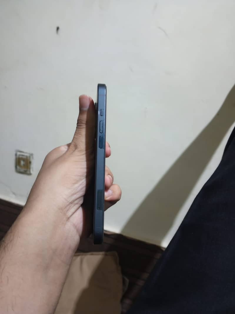 Apple iPhone 13 1