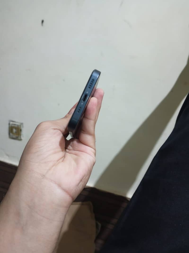 Apple iPhone 13 2