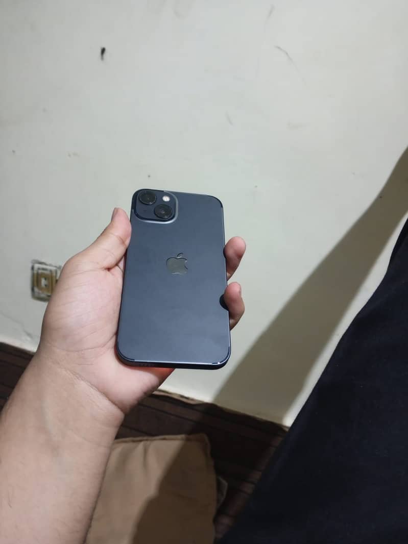 Apple iPhone 13 4