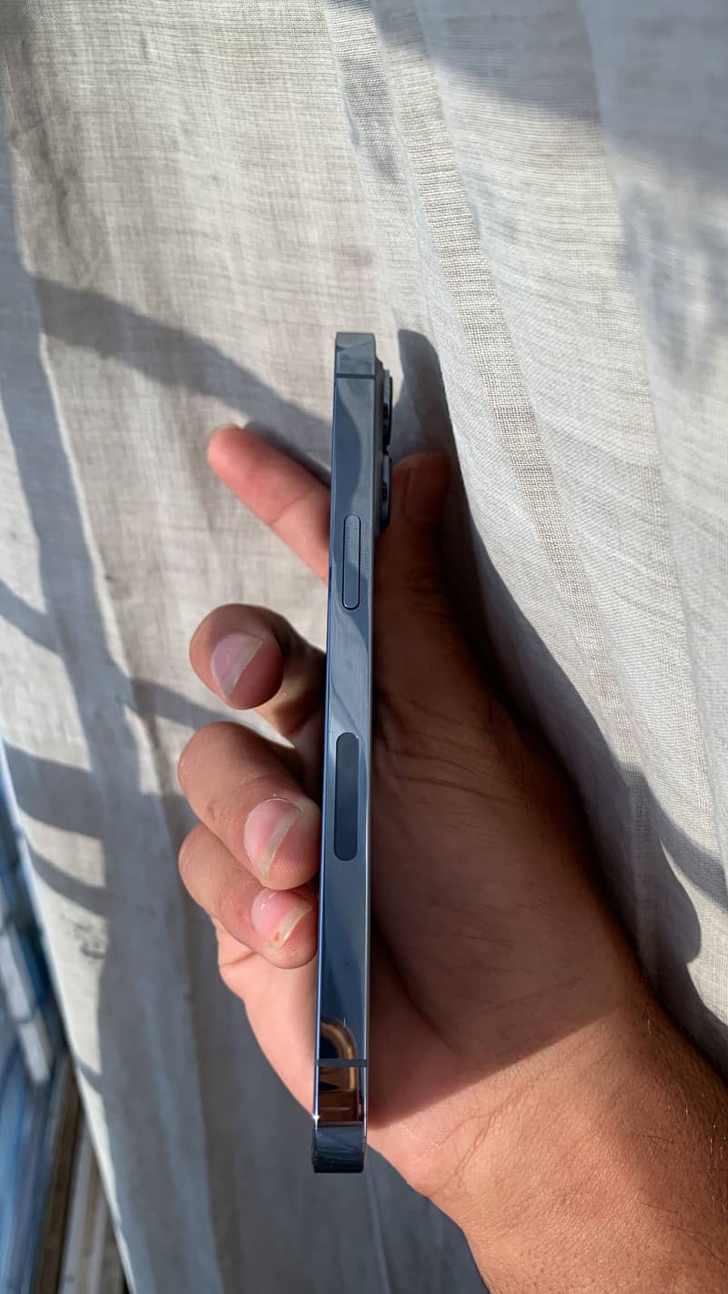 Apple iPhone 13 Pro 1