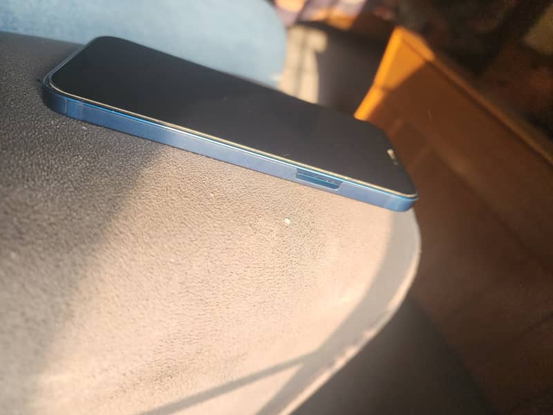 Apple iPhone 12 2