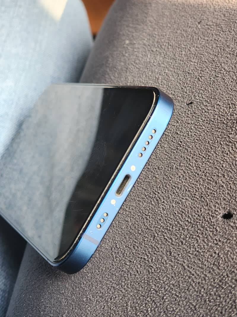 Apple iPhone 12 3