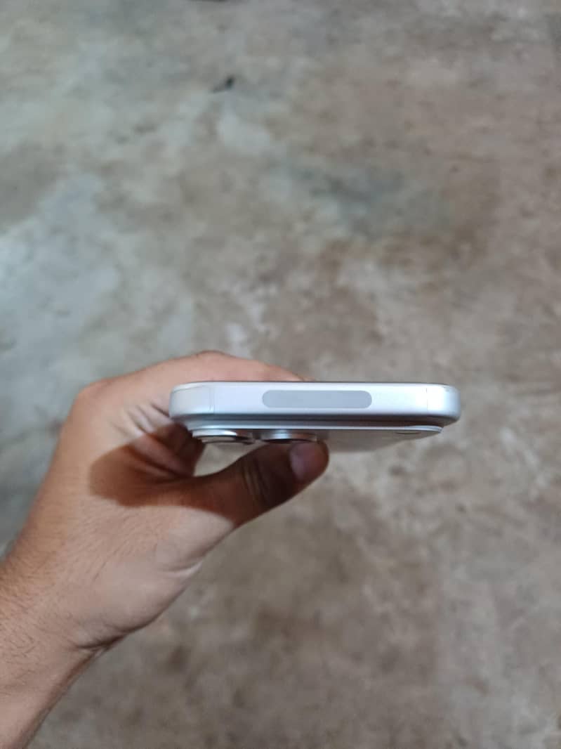 Apple iPhone 17 Pro Max 3