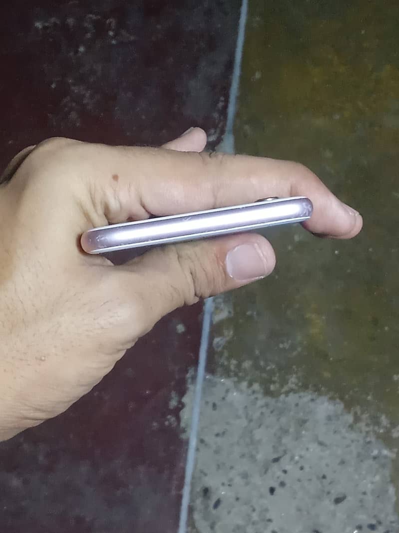 Apple iPhone 6S 3