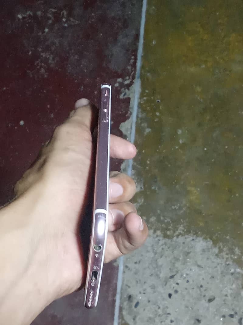 Apple iPhone 6S 4