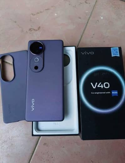 v40 5G 12256gb PTA approved 10,by 10 condition