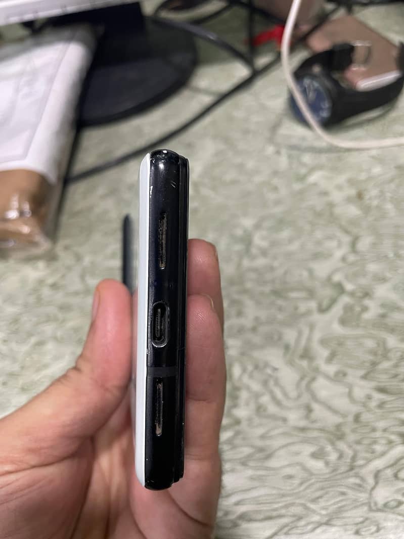 Google Pixel 6 4