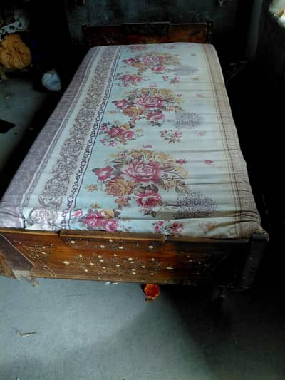 Single Akhroot Wood Bed
