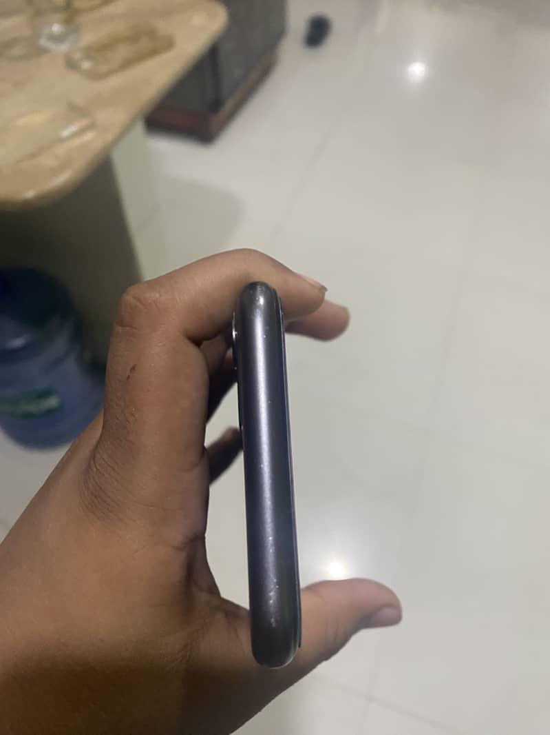 Apple iPhone 11 5