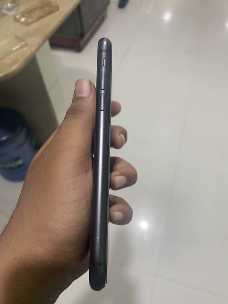 Apple iPhone 11 6