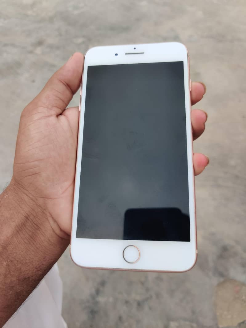 Apple iPhone 8 Plus 1