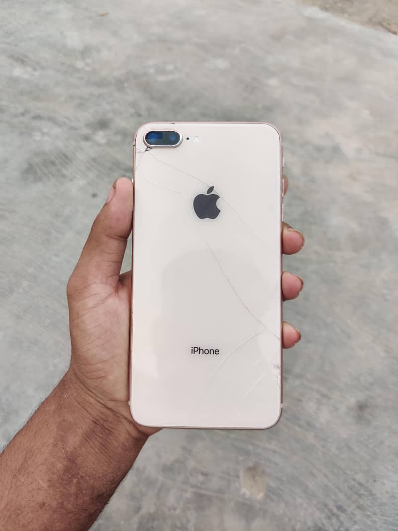 Apple iPhone 8 Plus 4