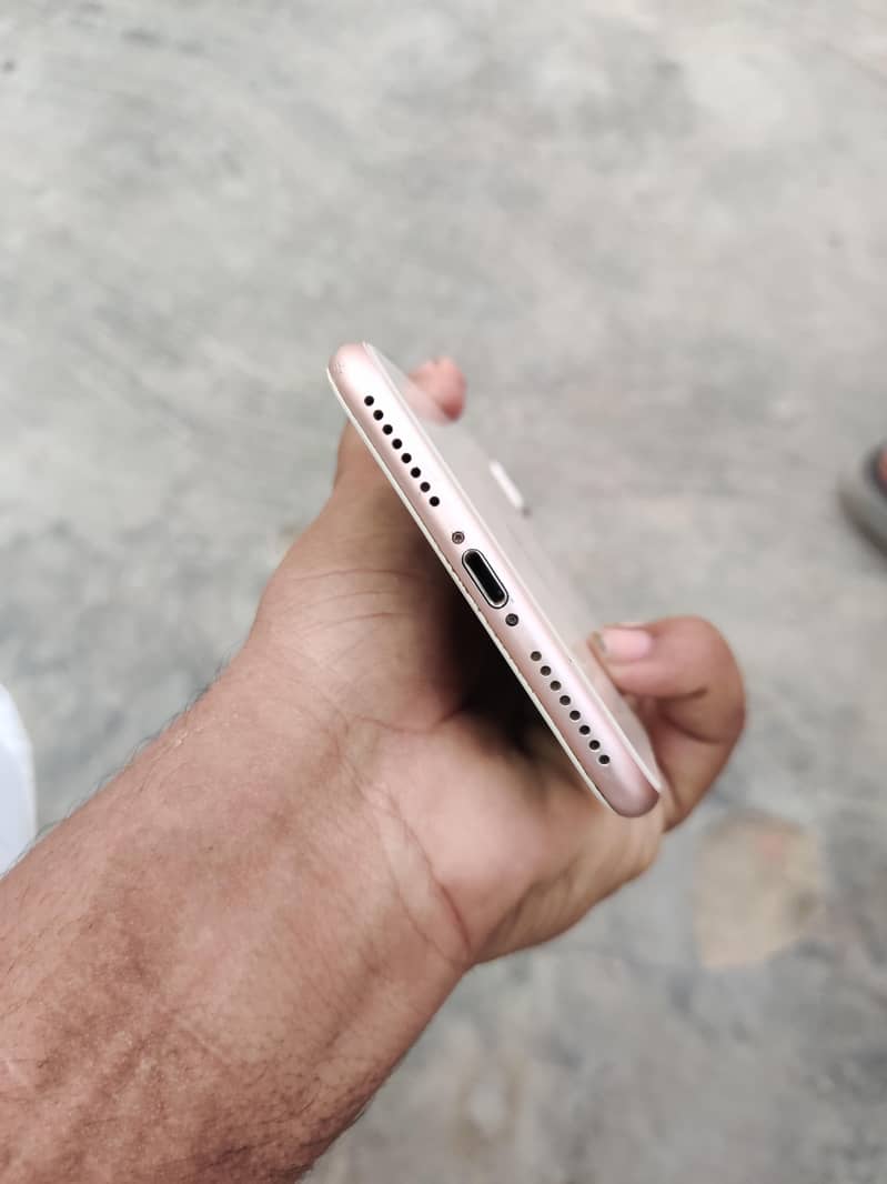 Apple iPhone 8 Plus 5
