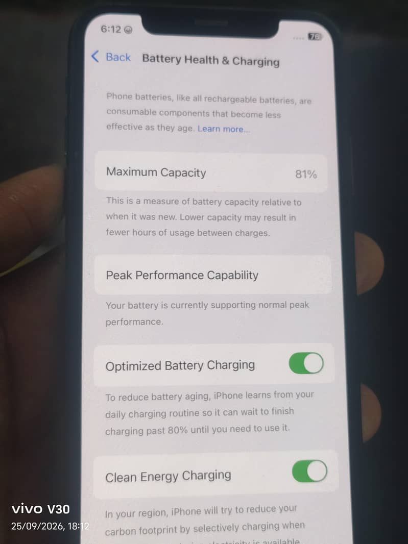 Apple iPhone XS 4