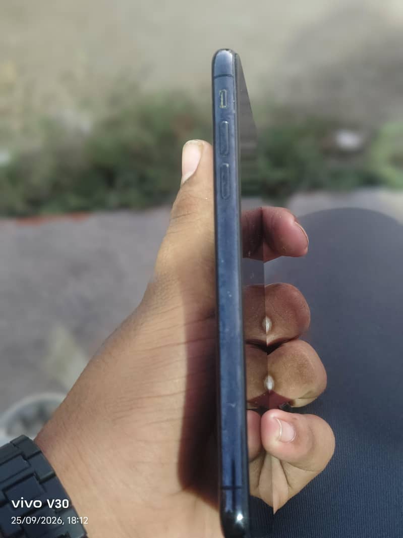 Apple iPhone XS 5
