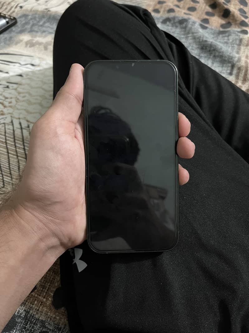Apple iPhone 13 2
