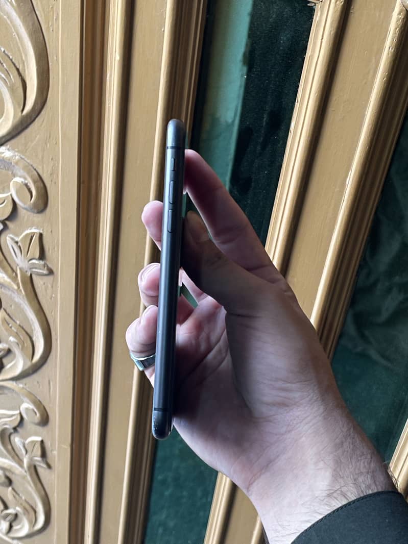 Apple iPhone 11 5